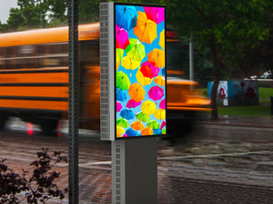 single_totem-digital-outdoor-monitors
